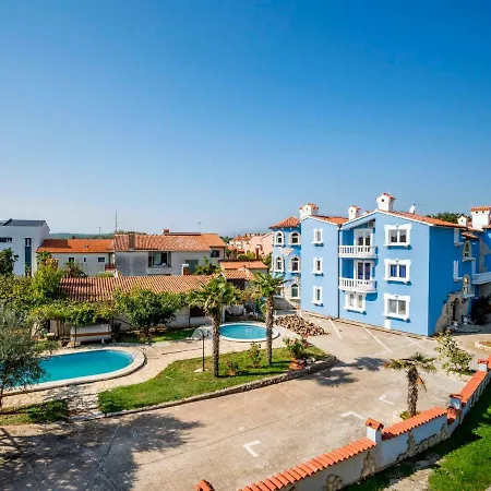 Hilde Red-7 By Interhome