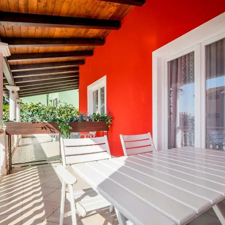 Hilde Red-7 By Interhome Apartman *