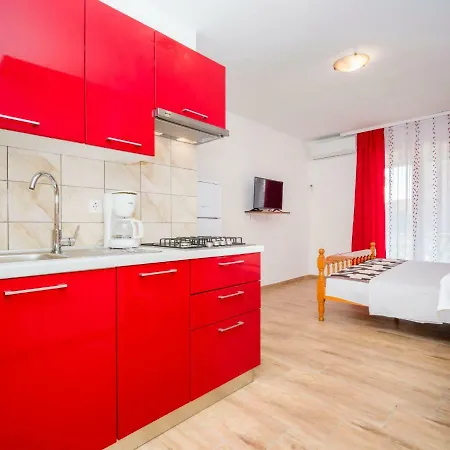 Hilde Red-7 By Interhome *
